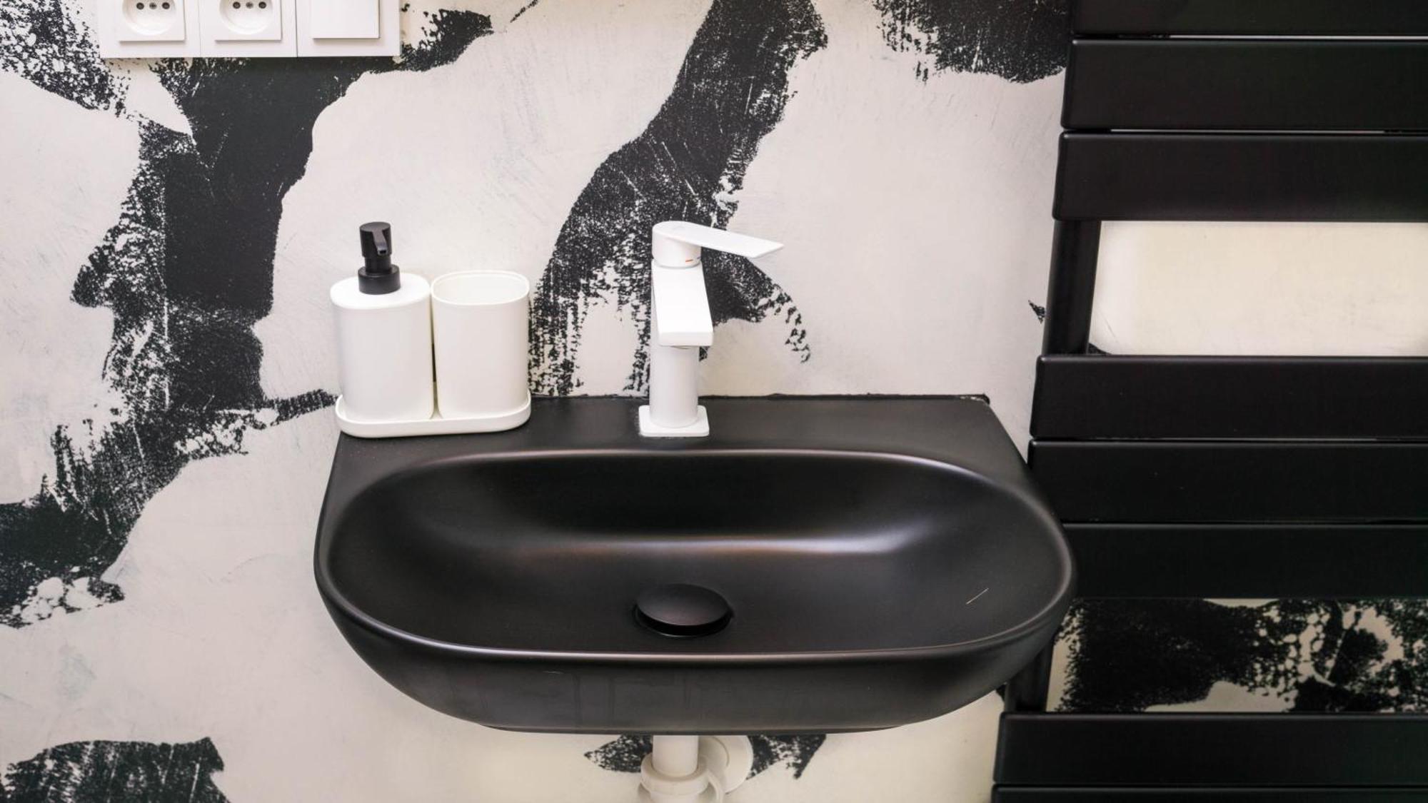 Black & White Apartment Prague By Wenceslas Square And Muzeum Bilik gambar