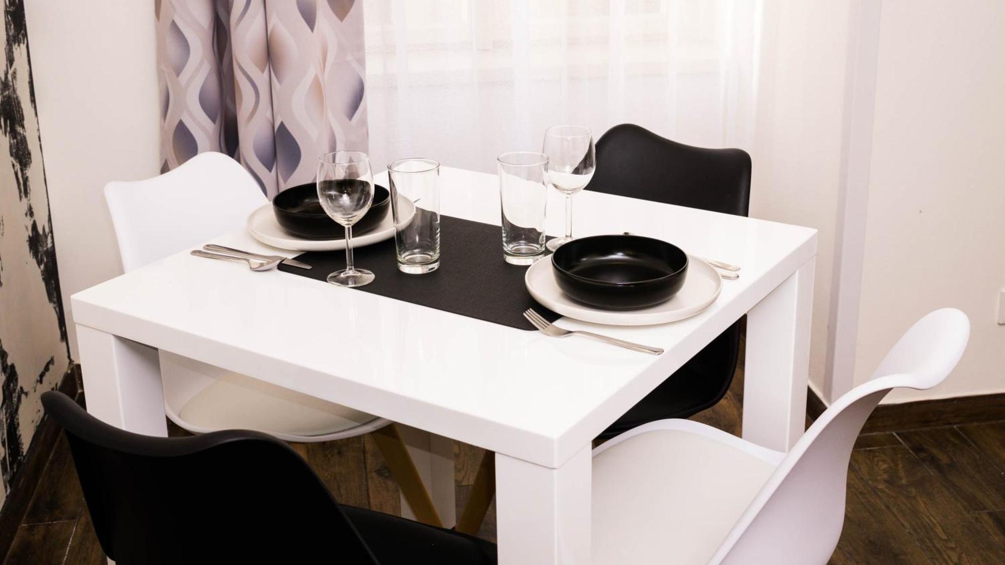 Black & White Apartment Prague By Wenceslas Square And Muzeum Luaran gambar
