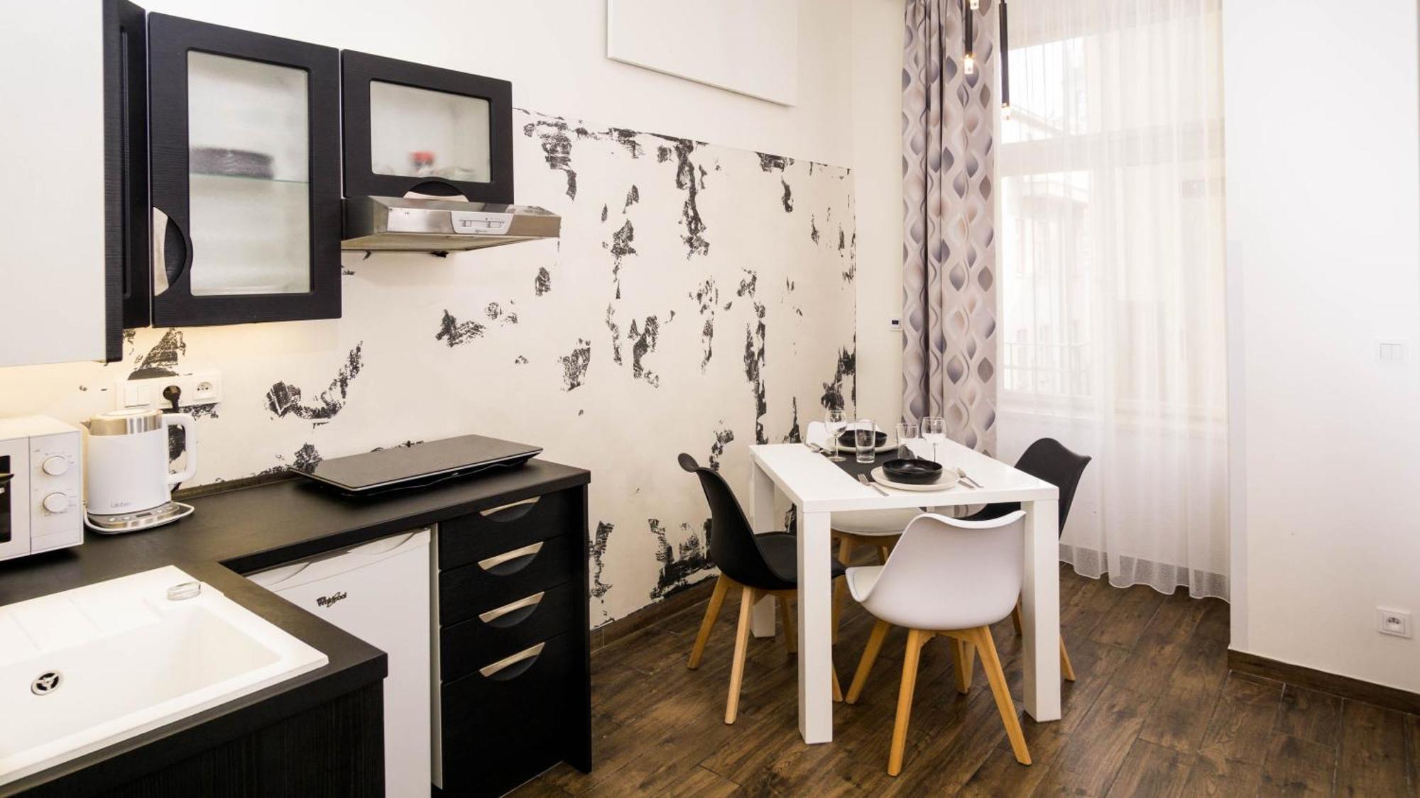 Black & White Apartment Prague By Wenceslas Square And Muzeum Luaran gambar