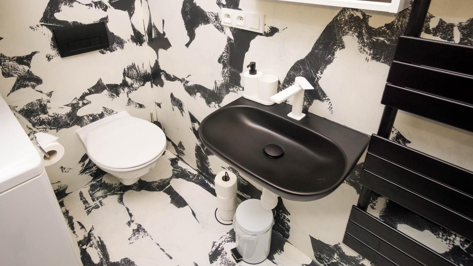 Black & White Apartment Prague By Wenceslas Square And Muzeum Bilik gambar